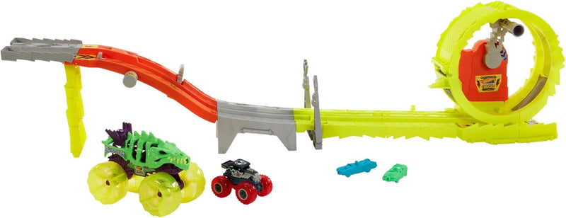 Hot Wheels Monster Trucks Charge & Chase Challenge