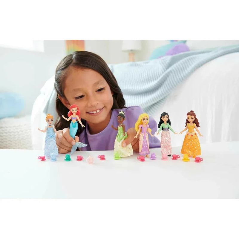 Disney Princess Celebration Pack 6 Posable Dolls & Accessories