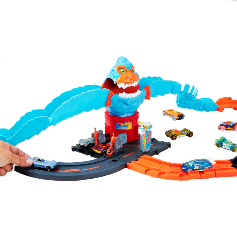 Hot Wheels City Bundle with 4 Playsets & Cars