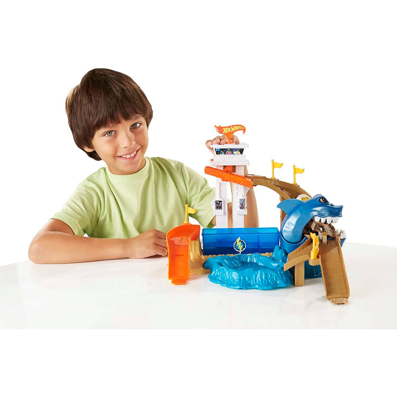 Hot Wheels Colour Shifters Sharkport Showdown Playset