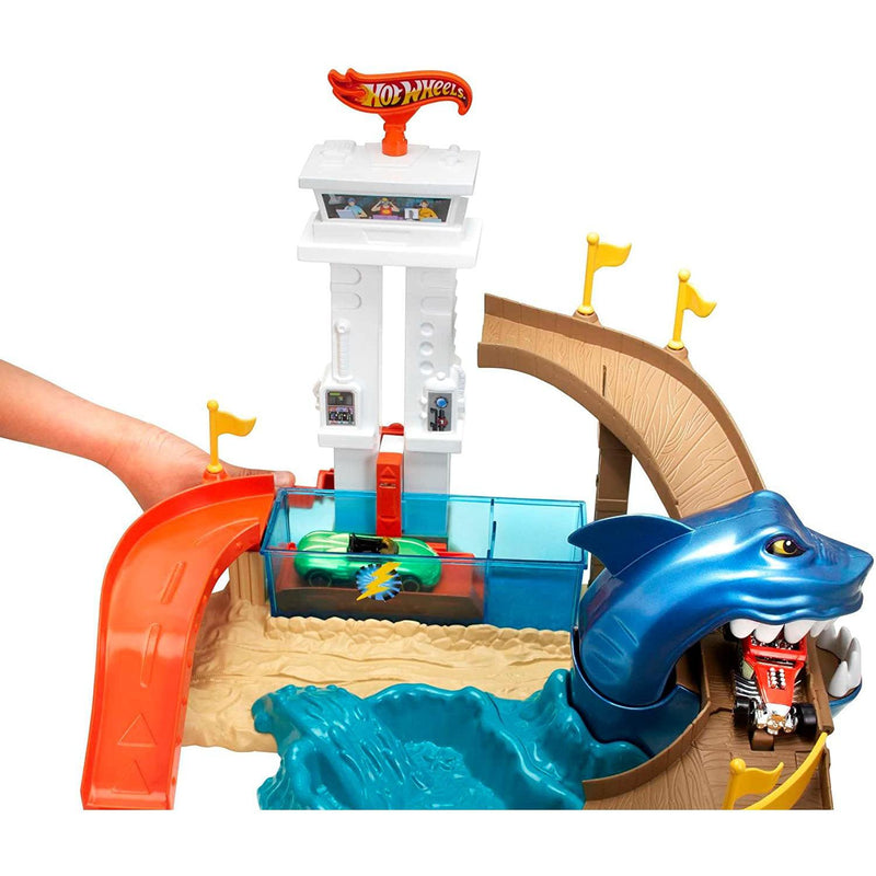 Hot Wheels Colour Shifters Sharkport Showdown Playset